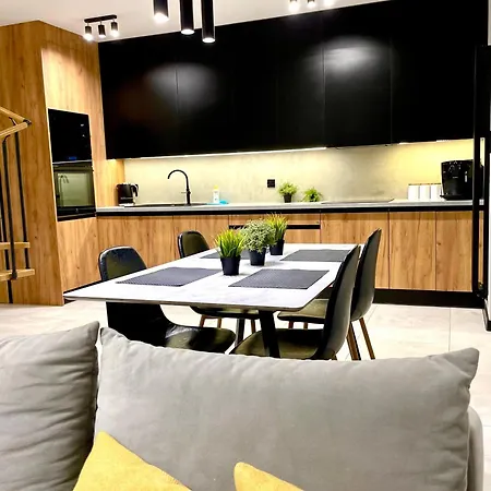 Niebo Przy Plazy Apartment *